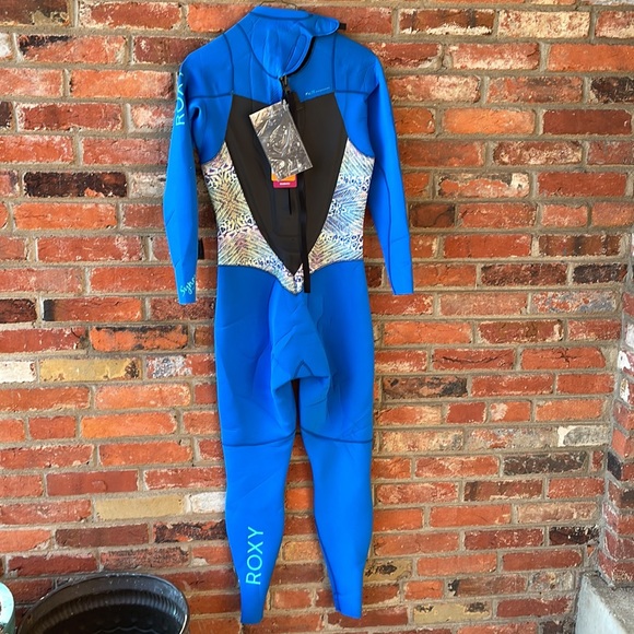 Roxy wetsuit 3/2, synchro series with surf chest - Picture 2 of 4